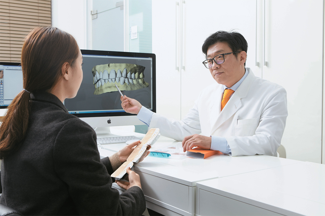 [건강한 가족] 철사교정 답답했죠 … ‘투명 교정기’ 개발로 세계인에 미소 선물