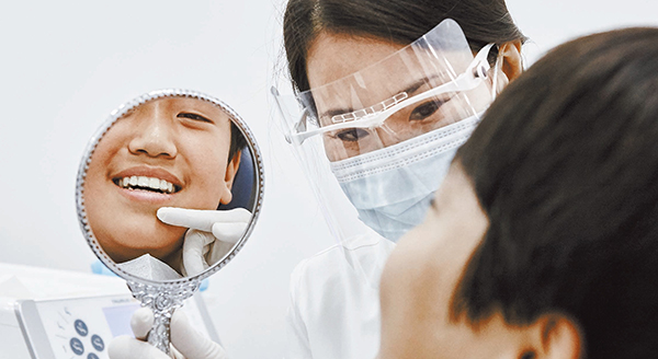 젖니 빠지는 8~10세 투명교정, 가지런한 이 100세까지